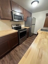 Riverview Tower Apartments in Baraboo, WI - Foto de edificio - Building Photo