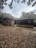 2404 N Gray St in Pocola, OK - Building Photo