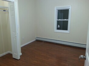 17 W 34th St, Unit #1   17 W 34th street in Bayonne, NJ - Building Photo - Building Photo