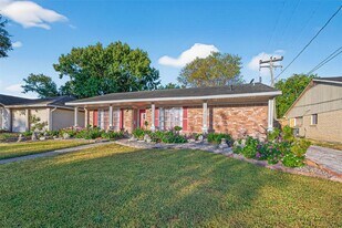 11826 Oceanview St in Houston, TX - Building Photo