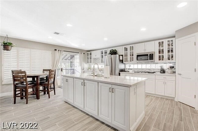 property at 7 Old Lake Cir