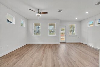 7313 Acela Trl in Austin, TX - Building Photo - Building Photo