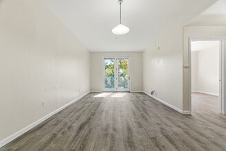 Park Lane Villas in Santa Rosa, CA - Foto de edificio - Building Photo