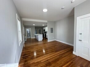 18 Wall St-Unit -1 in Foxboro, MA - Building Photo - Building Photo