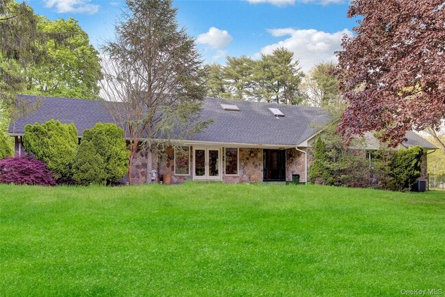 1719 Cedar Swamp Rd in Glen Head, NY - Building Photo - Building Photo
