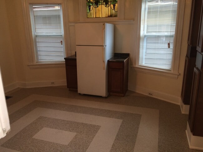 3026 Ahrens St in Cincinnati, OH - Foto de edificio - Building Photo