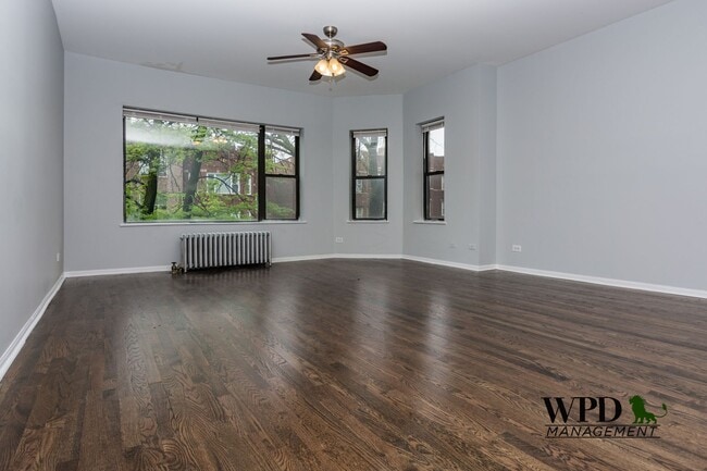 2508 E 76th St, Unit 1 in Chicago, IL - Building Photo - Building Photo