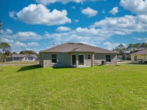 1030 Degroodt Rd SW in Palm Bay, FL - Building Photo - Building Photo