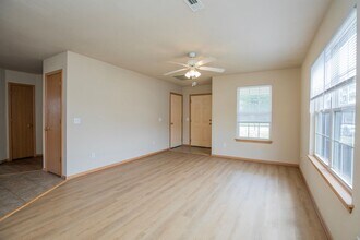 321 Grant Springs Dr in Decatur, AR - Building Photo - Building Photo