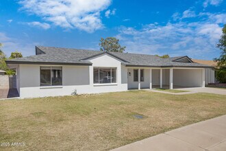 8426 E Monterey Way in Scottsdale, AZ - Building Photo - Building Photo