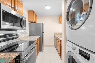 3230 NW 102nd Terrace in Coral Springs, FL - Building Photo - Building Photo