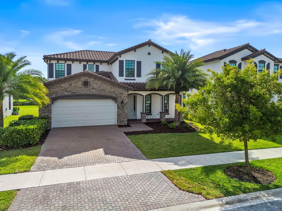 3270 Dunning Dr in Royal Palm Beach, FL - Building Photo