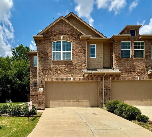 245 Barrington Ln in Lewisville, TX - Foto de edificio - Building Photo