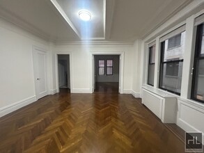 WEST 58 STREET in New York, NY - Foto de edificio - Building Photo