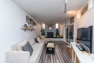 1750 N Wells St, Unit 106 in Chicago, IL - Building Photo - Building Photo