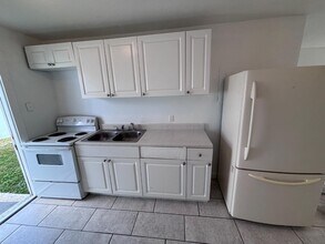 2131 Washington St NE in Palm Bay, FL - Building Photo - Building Photo