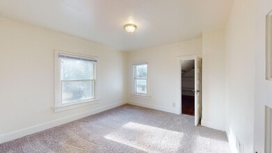 521 Northwestern Ave in Ames, IA - Building Photo - Building Photo