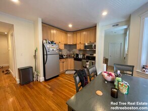 195 Winthrop Rd in Brookline, MA - Foto de edificio - Building Photo