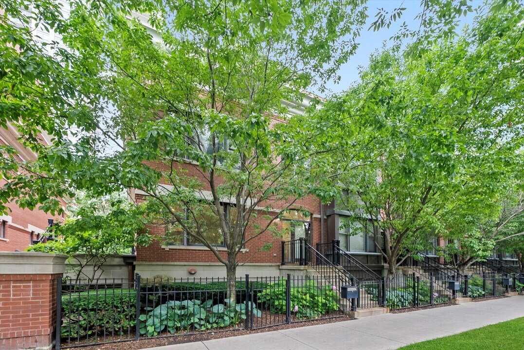 1336 S Indiana Ave in Chicago, IL - Building Photo
