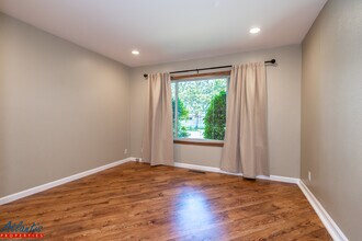 901 Heatherstone Way in Mountain View, CA - Building Photo - Building Photo