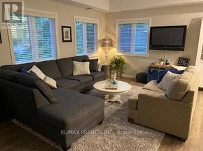 36 48th St S in Wasaga Beach, ON - Building Photo - Building Photo