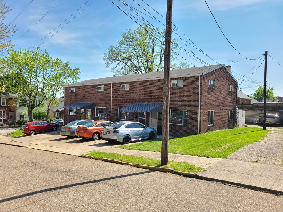 1001 Garfield St in Tarentum, PA - Building Photo