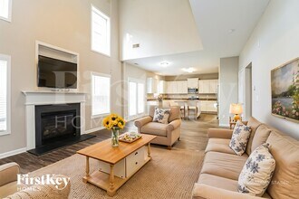 9827 Jeanette Cir in Charlotte, NC - Foto de edificio - Building Photo