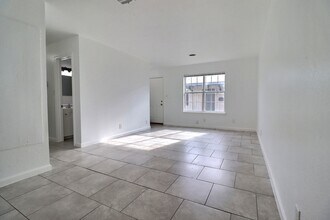 6120 S Madison Plz, Unit C in Tulsa, OK - Building Photo - Building Photo