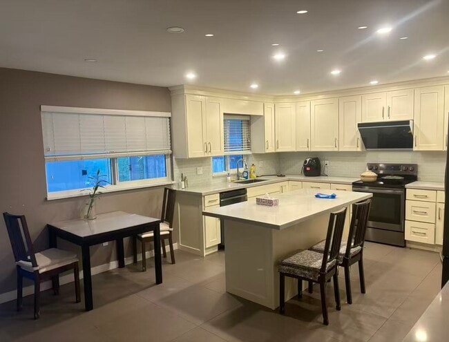 12466 Alliance Dr in Richmond, BC - Building Photo - Building Photo