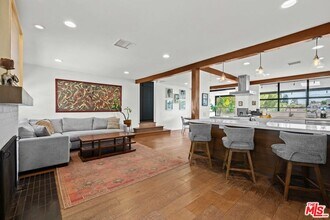 2464 Lyric Ave in Los Angeles, CA - Building Photo - Building Photo