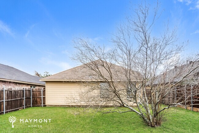 3905 Saddleback Dr in Dallas, TX - Foto de edificio - Building Photo