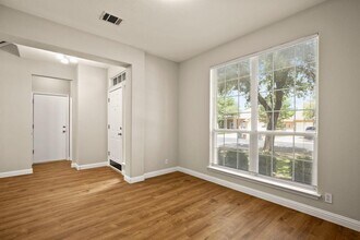 8903 Rustic Cove in Austin, TX - Building Photo - Building Photo