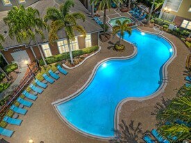 Cumberland Park Apartments in Orlando, FL - Building Photo