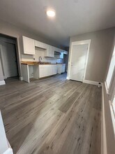 37 Cortland St, Unit 1 in Springfield, MA - Building Photo - Building Photo