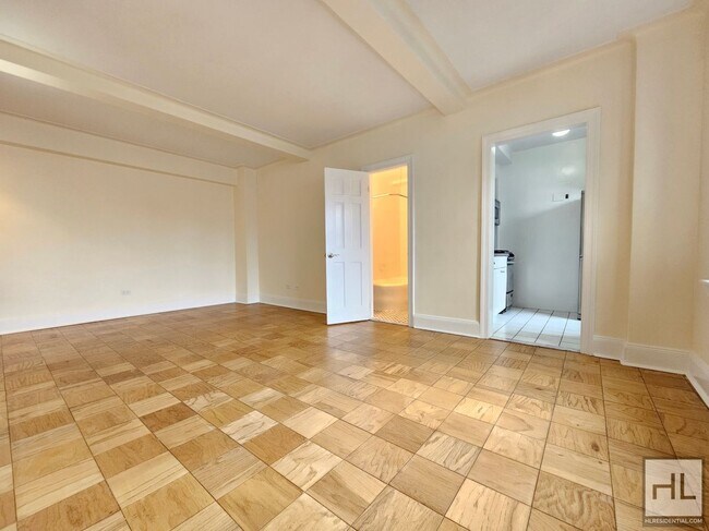 Studio Apartment in West Village | 8th Flo in New York, NY - Building Photo - Building Photo