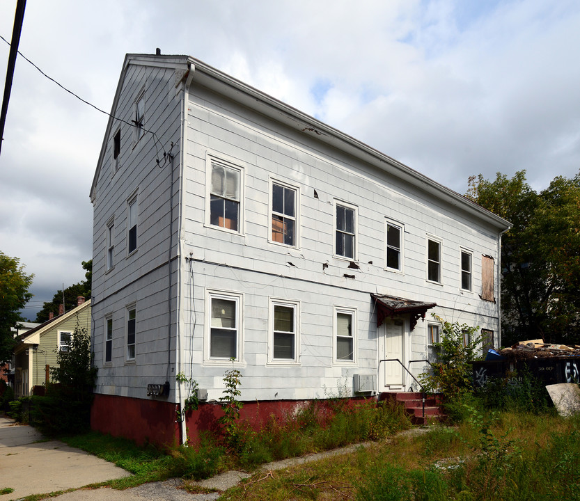 27 Camden Ave in Providence, RI - Foto de edificio