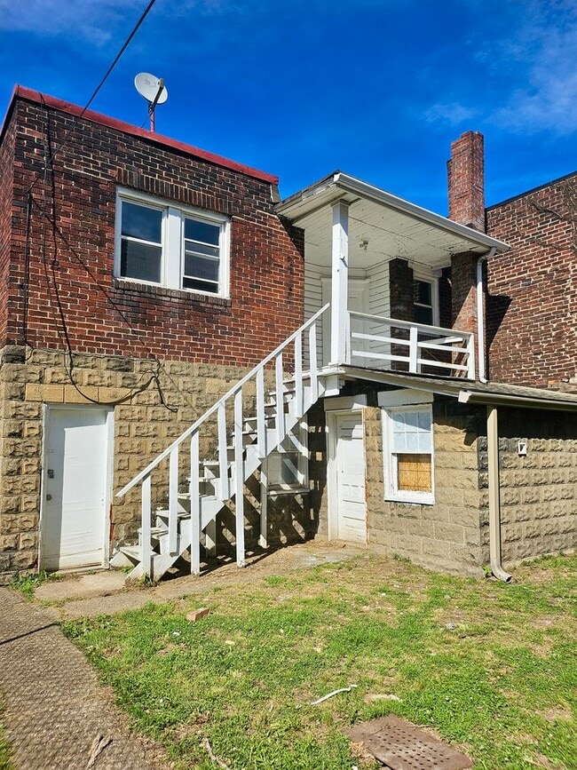 property at 627 5th Ave
