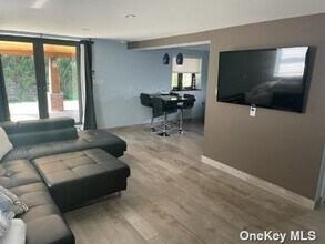 101 Lincoln Blvd-Unit -Lower in Long Beach, NY - Building Photo - Building Photo