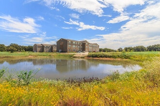 Hunter's Chase Senior Apartments in Rockdale, TX - Building Photo - Building Photo