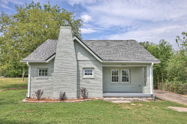 property at 1260 S Maple St