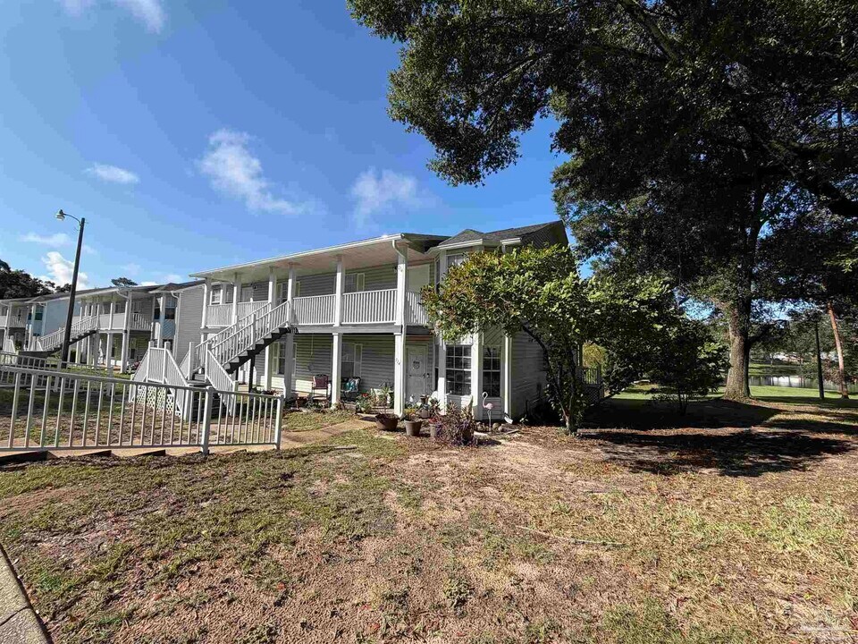 1500 E Johnson Ave in Pensacola, FL - Building Photo