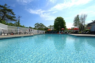 The Estates in Hull, MA - Building Photo