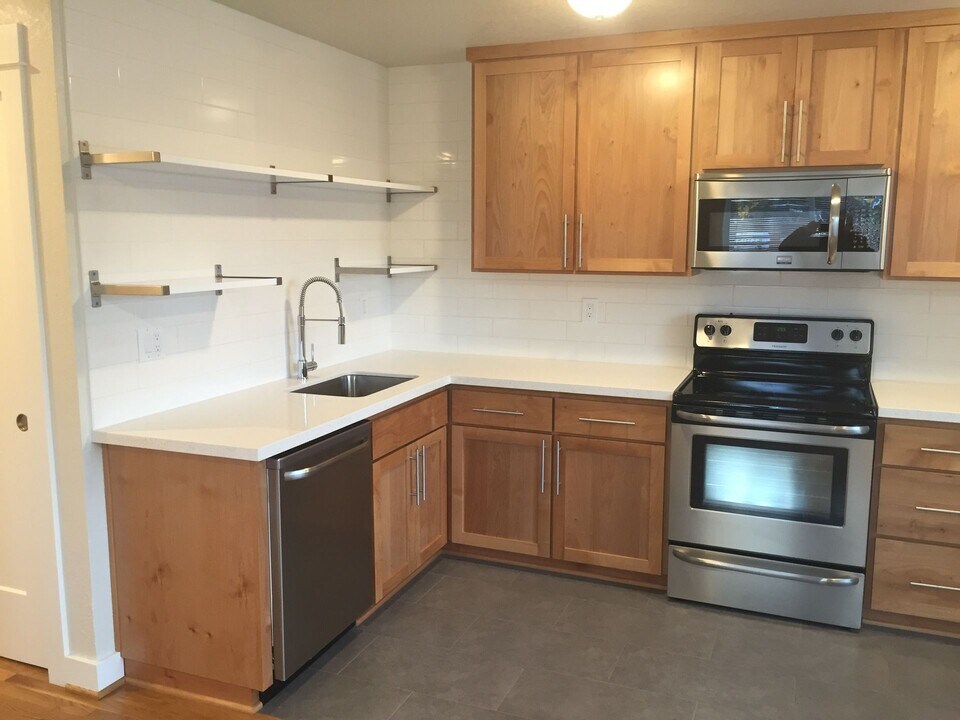 7511 N Berkeley Ave-Unit -7 in Portland, OR - Foto de edificio