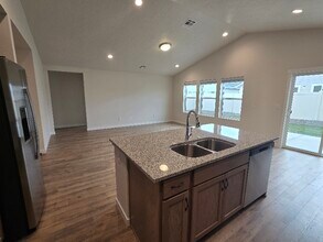 323 Omphale St W in Kuna, ID - Building Photo - Building Photo