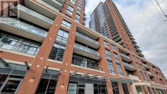 3270 Sheppard Ave E in Toronto, ON - Building Photo