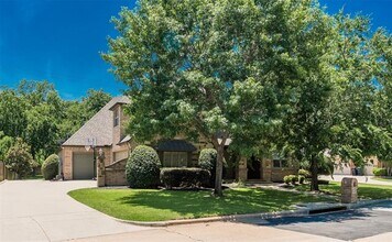 6208 Riverview Cir in Fort Worth, TX - Foto de edificio - Building Photo
