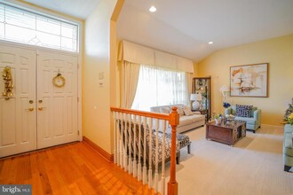 245 Barclay Cir in Cheltenham, PA - Building Photo - Building Photo