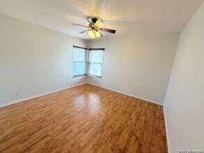 2323 Spicewood Dr in San Antonio, TX - Building Photo - Building Photo