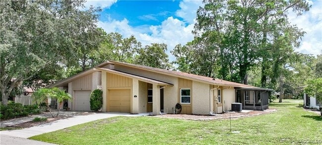 property at 85 Golfview Dr