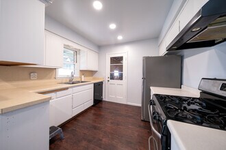 445 Walnut Ln in Apple Valley, MN - Building Photo - Building Photo